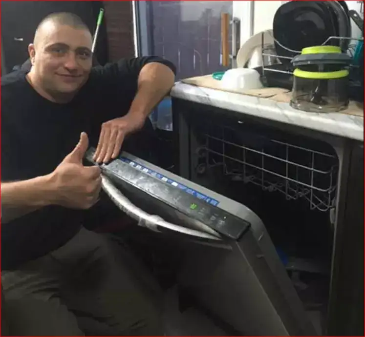 dishwasher-repair-technician-fixed-giving-thumbs-up